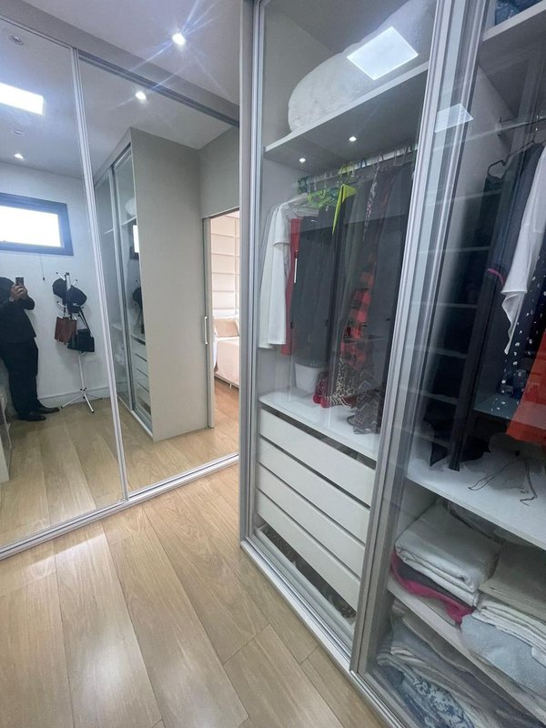 Casa à venda em condomínio de luxo Rua Sabiá Santana de Parnaíba - 