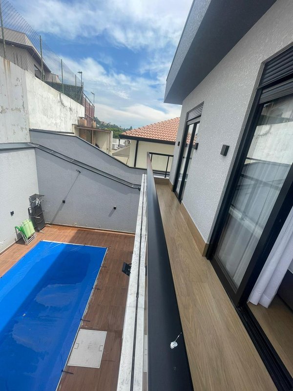 Casa à venda em condomínio de luxo Rua Sabiá Santana de Parnaíba - 