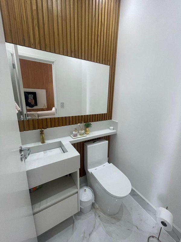 Casa à venda em condomínio de luxo Rua Sabiá Santana de Parnaíba - 