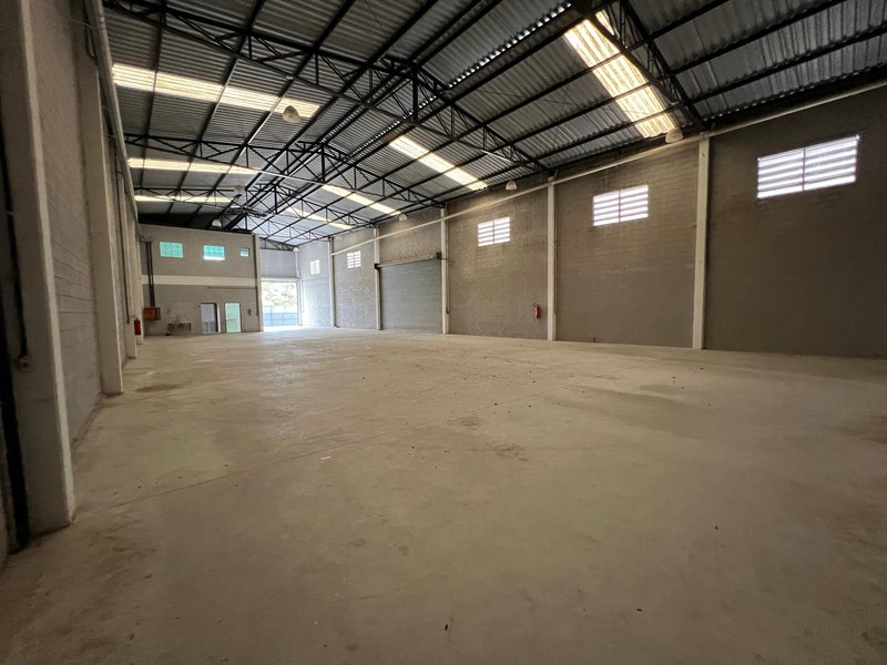 GALPÃO ZUP1 EM ARUJÁ DE 600M2 DISPONIVEL PARA LOCAÇÃO!!! Rua Presidente Prudente Arujá - 