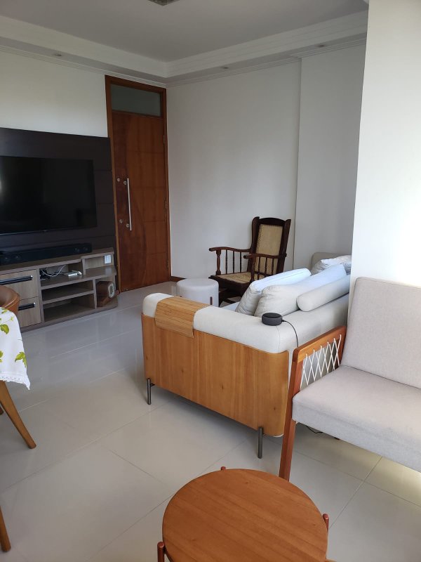 APARTAMENTO AMPLO 3 QUARTOS SUÍTE VARANDA DEPENDÊNCIA GARAGEM À VENDA NO CANELA! Avenida Araújo Pinho Salvador - 