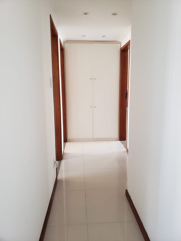 APARTAMENTO AMPLO 3 QUARTOS SUÍTE VARANDA DEPENDÊNCIA GARAGEM À VENDA NO CANELA! Avenida Araújo Pinho Salvador - 