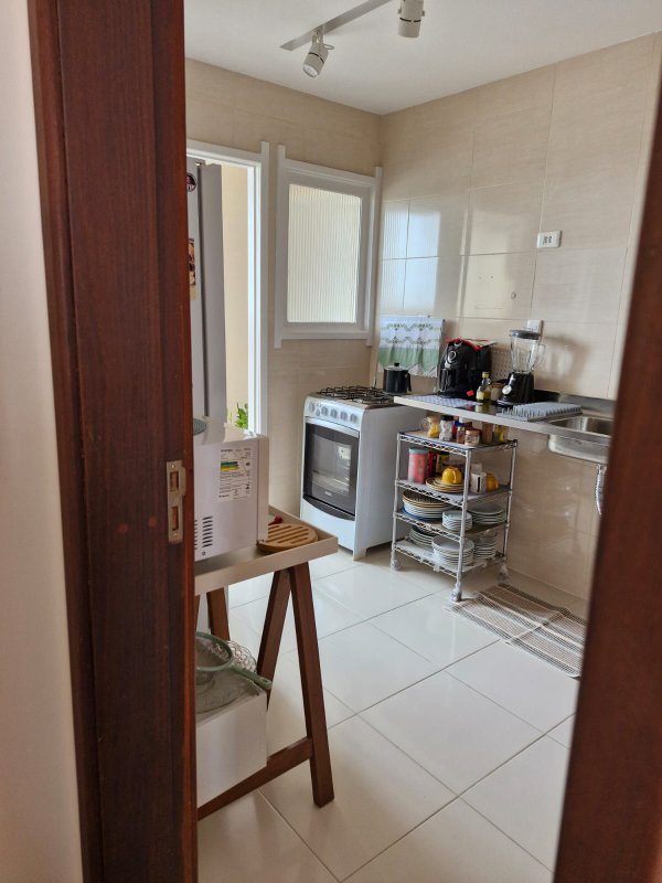 APARTAMENTO NASCENTE 2 QUARTOS DEPENDÊNCIA GARAGEM À VENDA NA GRAÇA! Rua Santa Rita de Cássia Salvador - 