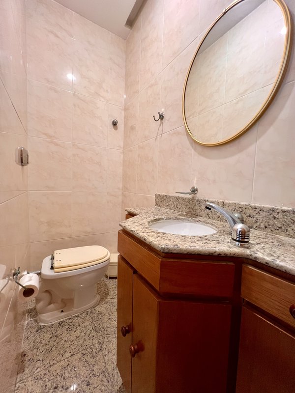 Apartamento de localização privilegiada na Praia do Pepê  Rio de Janeiro - 