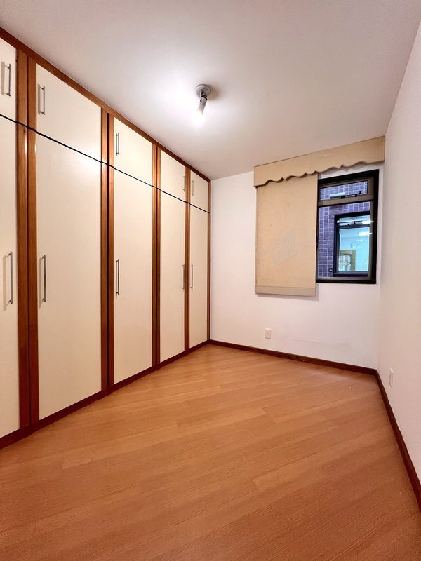 Apartamento de localização privilegiada na Praia do Pepê  Rio de Janeiro - 