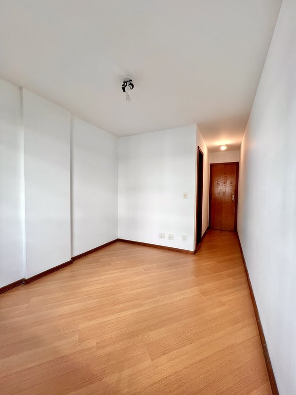 Apartamento de localização privilegiada na Praia do Pepê  Rio de Janeiro - 