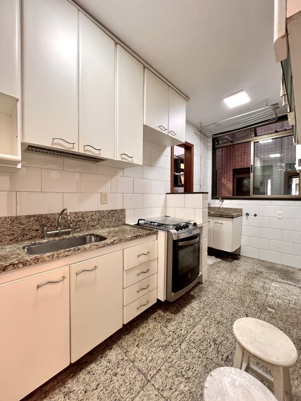 Apartamento de localização privilegiada na Praia do Pepê  Rio de Janeiro - 