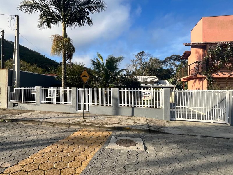 CASA 4 QUARTOS PARA LOCAÇÃO imigrantes São Francisco do Sul - 