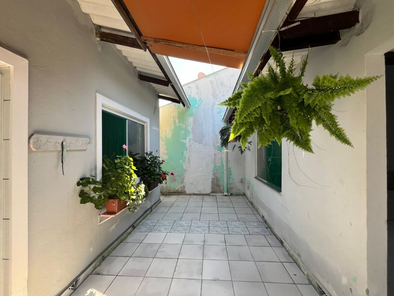 CASA 4 QUARTOS PARA LOCAÇÃO imigrantes São Francisco do Sul - 