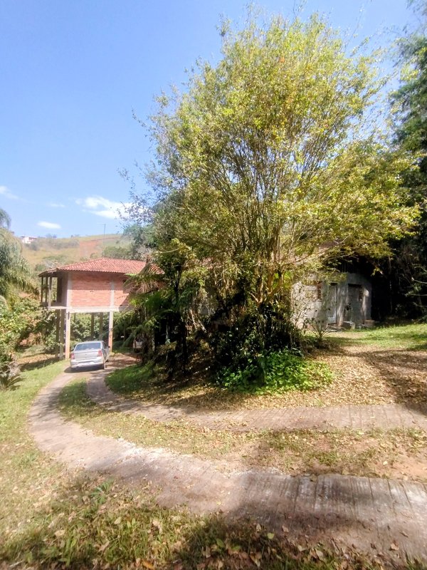 Chácara pé na água à venda no Parque Alpina  Igaratá - 