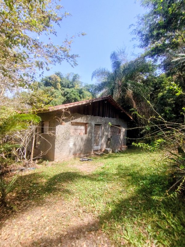 Chácara pé na água à venda no Parque Alpina  Igaratá - 
