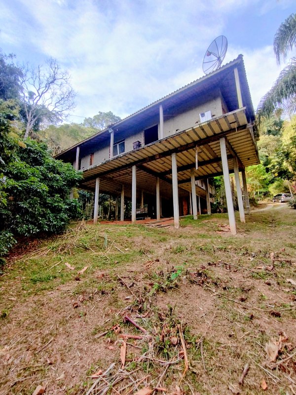Chácara pé na água à venda no Parque Alpina  Igaratá - 