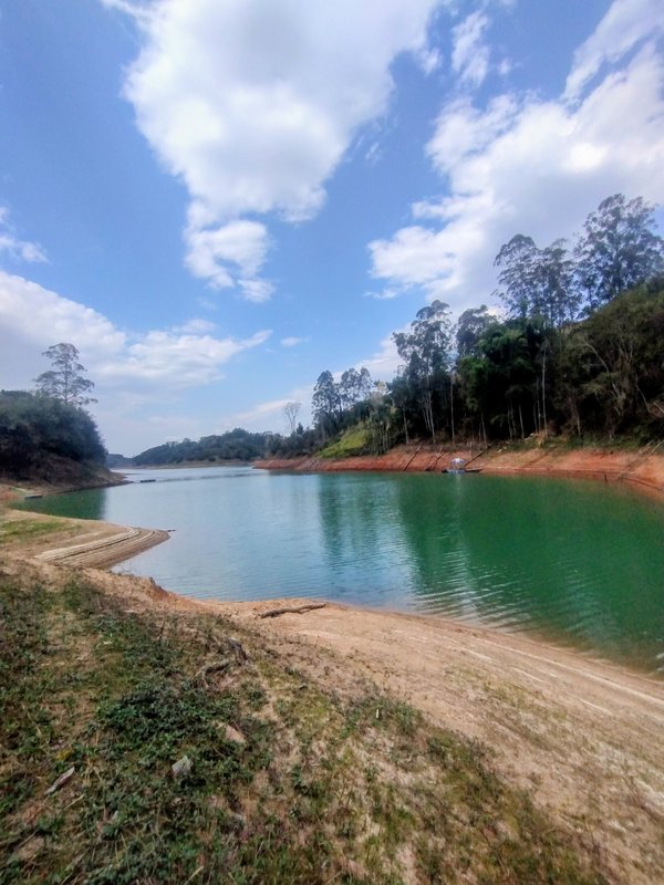 Chácara pé na água à venda no Parque Alpina  Igaratá - 