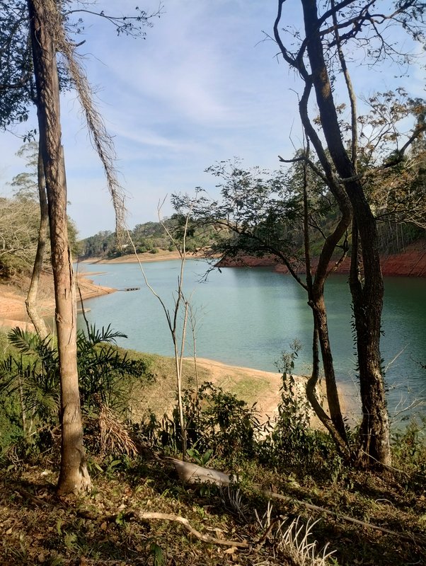 Chácara pé na água à venda no Parque Alpina  Igaratá - 