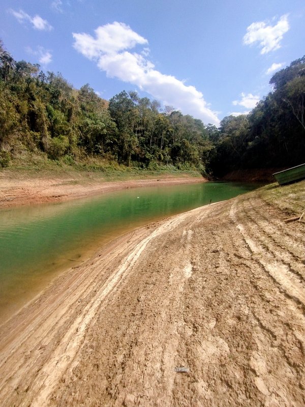 Chácara pé na água à venda no Parque Alpina  Igaratá - 