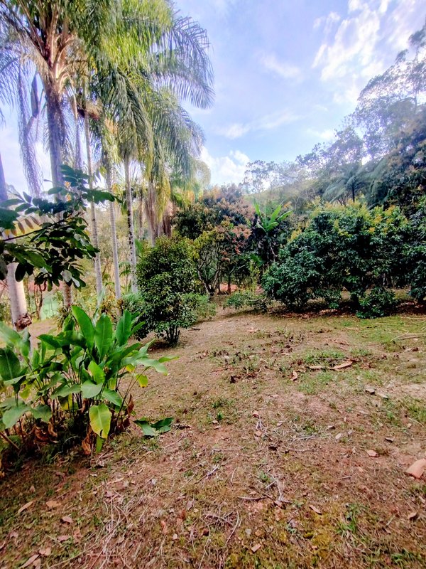 Chácara pé na água à venda no Parque Alpina  Igaratá - 