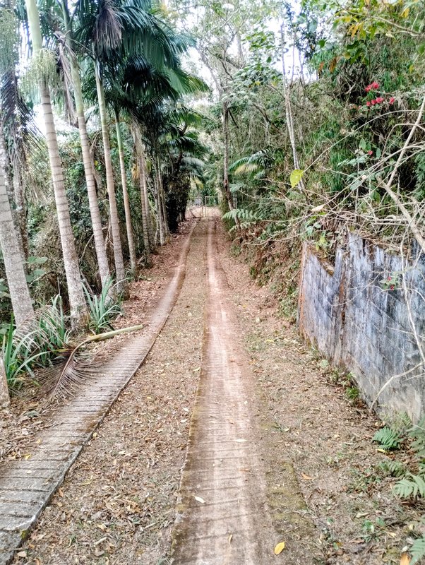 Chácara pé na água à venda no Parque Alpina  Igaratá - 