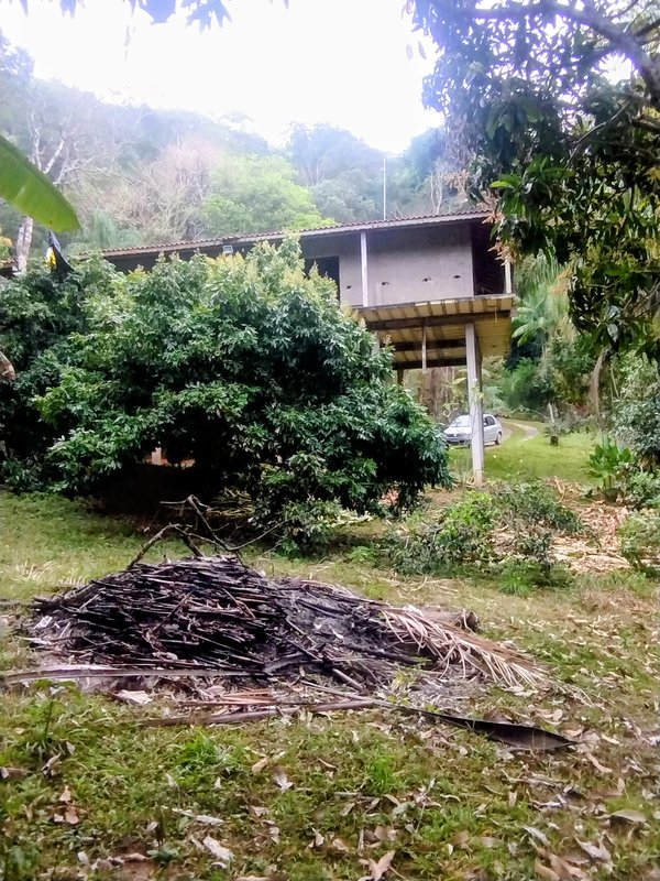 Chácara pé na água à venda no Parque Alpina  Igaratá - 