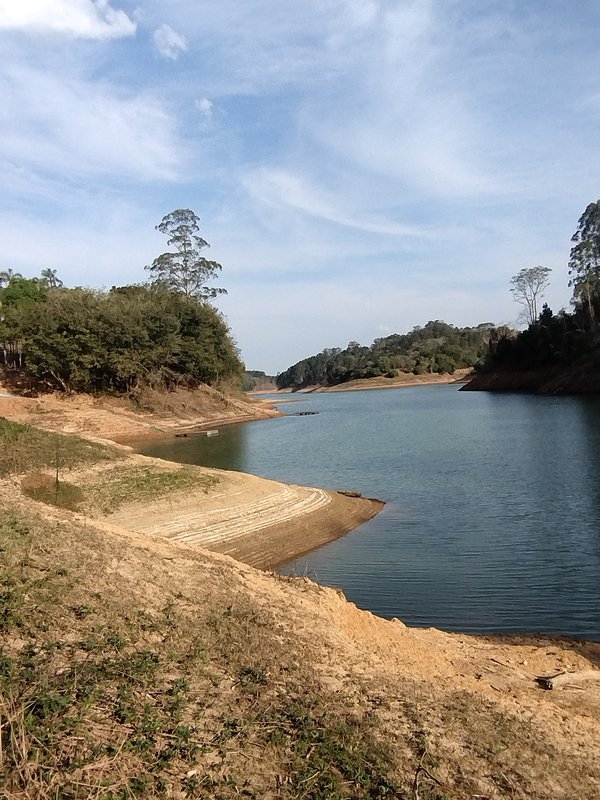 Chácara pé na água à venda no Parque Alpina  Igaratá - 