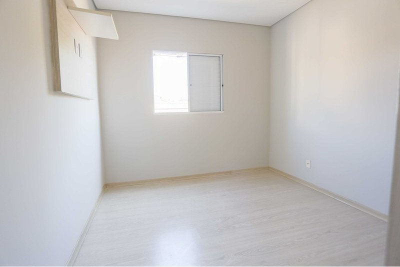 Apartamento à venda, 62m - 2 Dorms. - R$ 217.000 – Jardim Simus - Sorocaba - SP Alameda dos Dálias Sorocaba - 