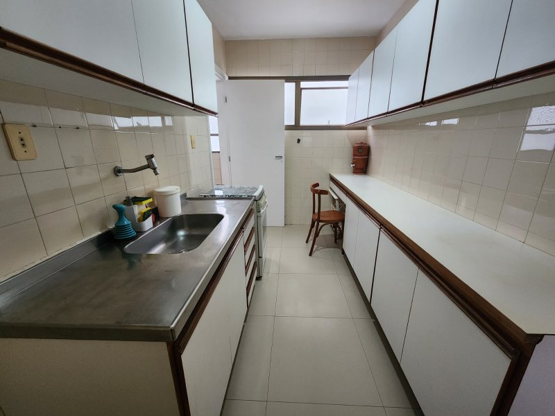 APARTAMENTO NASCENTE 2 SUÍTES DEPENDÊNCIA ÁREA DE SERVIÇO GARAGEM À VENDA NA GRAÇA! Rua Humberto de Campos Salvador - 