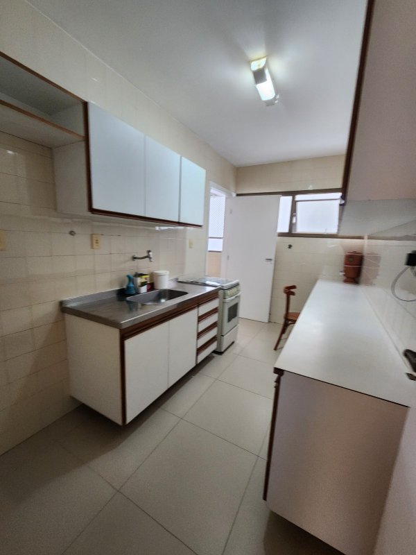 APARTAMENTO NASCENTE 2 SUÍTES DEPENDÊNCIA ÁREA DE SERVIÇO GARAGEM À VENDA NA GRAÇA! Rua Humberto de Campos Salvador - 