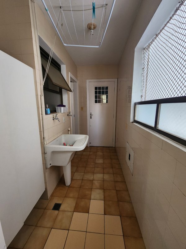 APARTAMENTO NASCENTE 2 SUÍTES DEPENDÊNCIA ÁREA DE SERVIÇO GARAGEM À VENDA NA GRAÇA! Rua Humberto de Campos Salvador - 