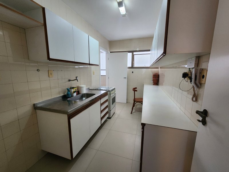 APARTAMENTO NASCENTE 2 SUÍTES DEPENDÊNCIA ÁREA DE SERVIÇO GARAGEM À VENDA NA GRAÇA! Rua Humberto de Campos Salvador - 