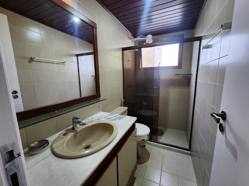 APARTAMENTO NASCENTE 2 SUÍTES DEPENDÊNCIA ÁREA DE SERVIÇO GARAGEM À VENDA NA GRAÇA! Rua Humberto de Campos Salvador - 