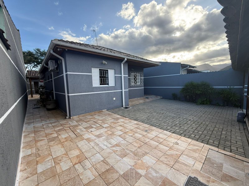 🌴✨ O Paraíso é aqui: sua casa na Martim de Sá!  Caraguatatuba - 
