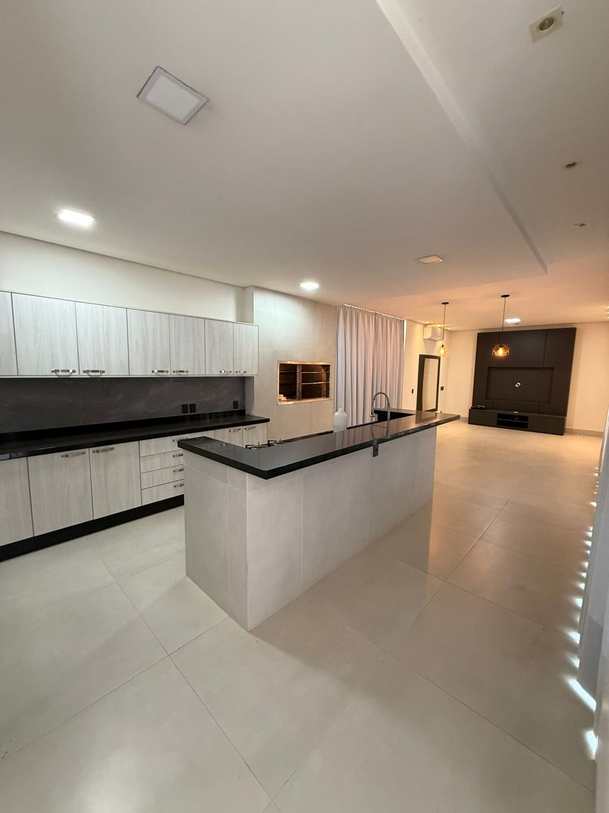 Sobrado à venda com 4 quartos, 320m² - Foto 2