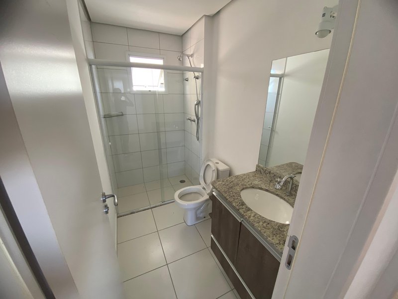 APARTAMENTO DE 2 DORMITÓRIOS NO CENTRO DE ARUJÁ DISPONIVEL PARA LOCAÇÃO!! Avenida João Manoel Arujá - 