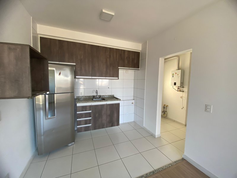 APARTAMENTO DE 2 DORMITÓRIOS NO CENTRO DE ARUJÁ DISPONIVEL PARA LOCAÇÃO!! Avenida João Manoel Arujá - 