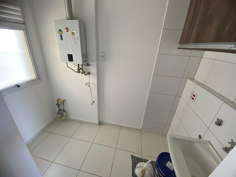 APARTAMENTO DE 2 DORMITÓRIOS NO CENTRO DE ARUJÁ DISPONIVEL PARA LOCAÇÃO!! Avenida João Manoel Arujá - 