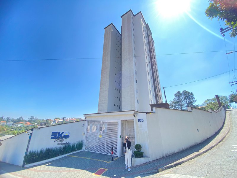 APARTAMENTO DE 2 DORMITÓRIOS NO CENTRO DE ARUJÁ DISPONIVEL PARA LOCAÇÃO!! Avenida João Manoel Arujá - 
