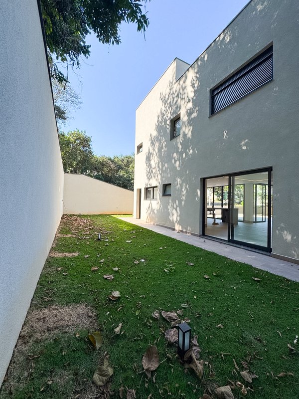 Residência Exclusiva no Arujá 5 Av. Benedito Manoel dos Santos Arujá - 