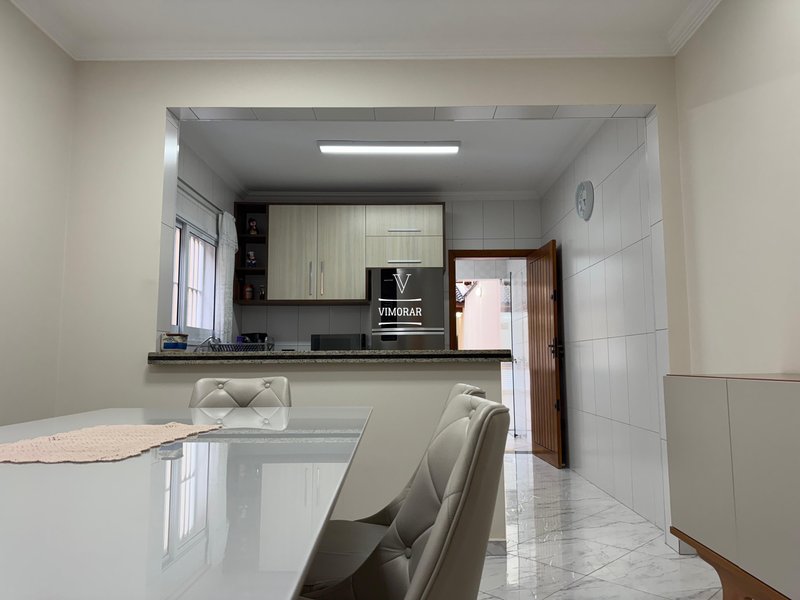 Sobrado 3 suítes + 4 vagas de garagem  Guarulhos - 