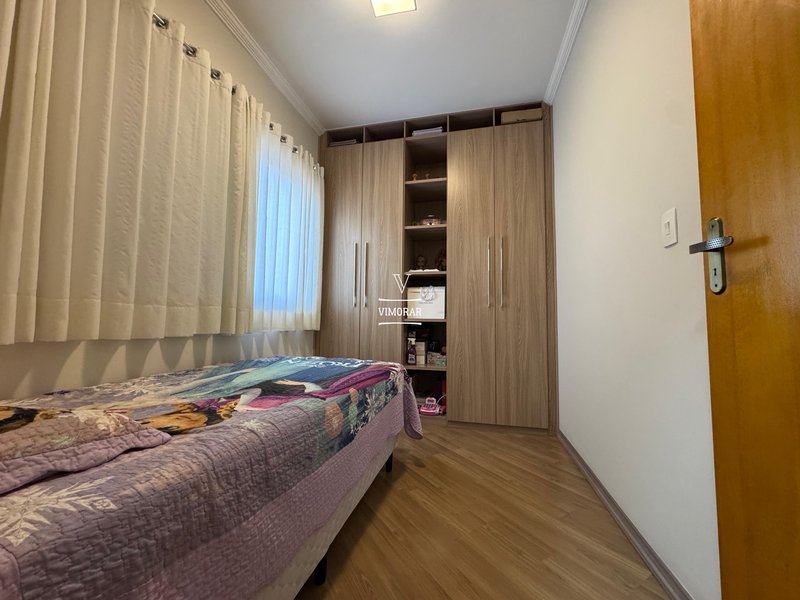 Sobrado 3 suítes + 4 vagas de garagem  Guarulhos - 