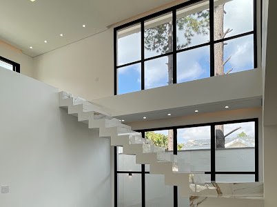 🏡 Casa de Alto Padrão no Residencial 12 – Alphaville Alameda Toledo Santana de Parnaíba - 