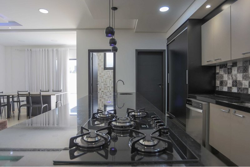 Casa à venda, 140m - 3 Dorm. 2 Suítes - R$ 880.000 - Condomínio Reserva Ipanema - Sorocaba Avenida Ipanema Sorocaba - 