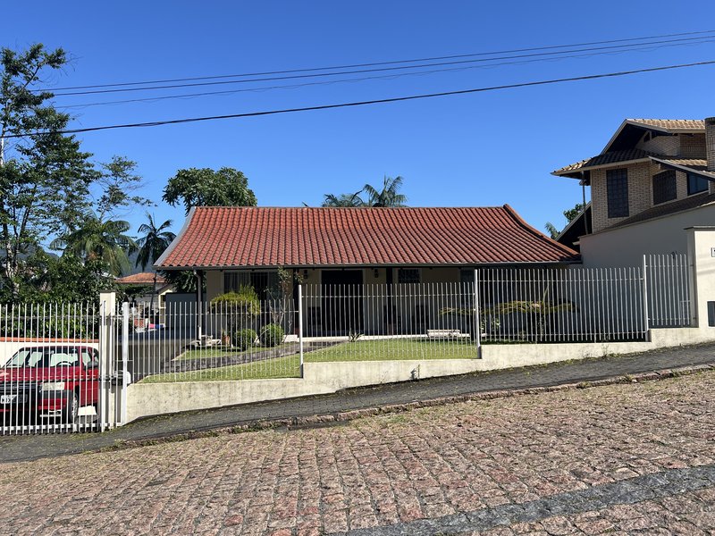 Casa Semi Mobiliada  Timbó - 