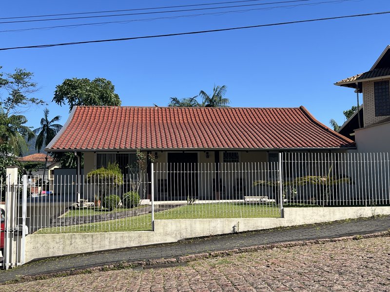 Casa Semi Mobiliada  Timbó - 