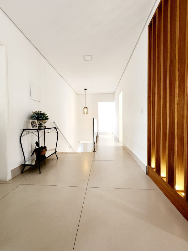 Casa à venda em condomínio alto padrão Rua Sabiá Santana de Parnaíba - 