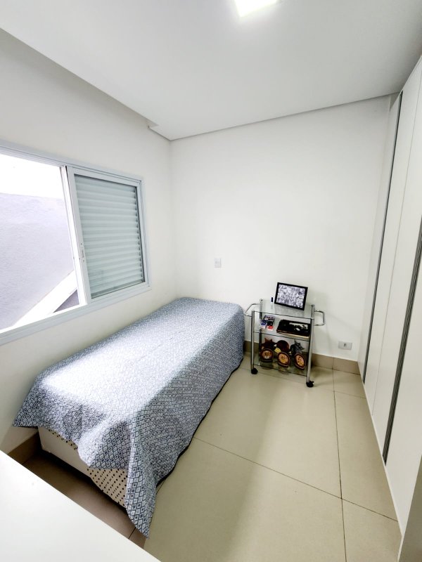 Casa à venda em condomínio alto padrão Rua Sabiá Santana de Parnaíba - 