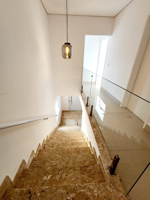 Casa à venda em condomínio alto padrão Rua Sabiá Santana de Parnaíba - 