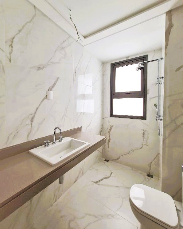 APARTAMENTO À VENDA DE ALTO PADRÃO - 350m² - 4 DORMITÓRIOS - 4 SUÍTES - 5 VAGAS DE GARAGEM Rua Doutor Veiga Filho São Paulo - 