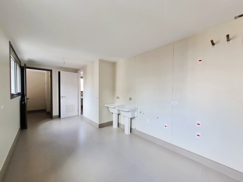 APARTAMENTO À VENDA DE ALTO PADRÃO - 350m² - 4 DORMITÓRIOS - 4 SUÍTES - 5 VAGAS DE GARAGEM Rua Doutor Veiga Filho São Paulo - 