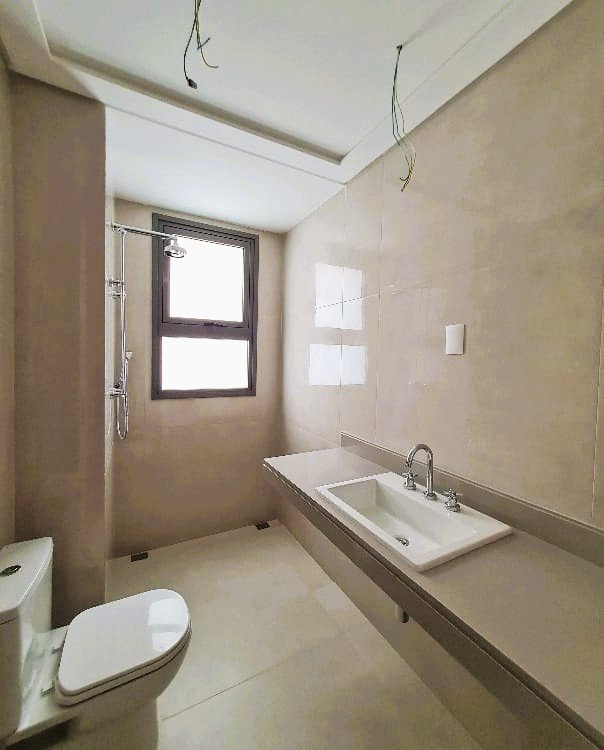 APARTAMENTO À VENDA DE ALTO PADRÃO - 350m² - 4 DORMITÓRIOS - 4 SUÍTES - 5 VAGAS DE GARAGEM Rua Doutor Veiga Filho São Paulo - 