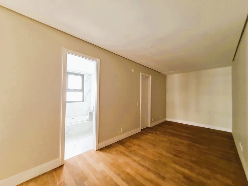 APARTAMENTO À VENDA DE ALTO PADRÃO - 350m² - 4 DORMITÓRIOS - 4 SUÍTES - 5 VAGAS DE GARAGEM Rua Doutor Veiga Filho São Paulo - 