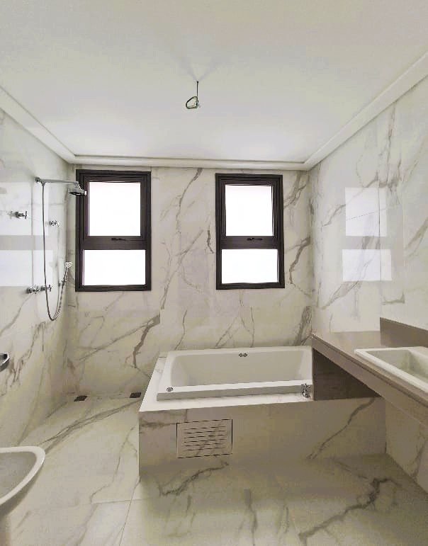 APARTAMENTO À VENDA DE ALTO PADRÃO - 350m² - 4 DORMITÓRIOS - 4 SUÍTES - 5 VAGAS DE GARAGEM Rua Doutor Veiga Filho São Paulo - 